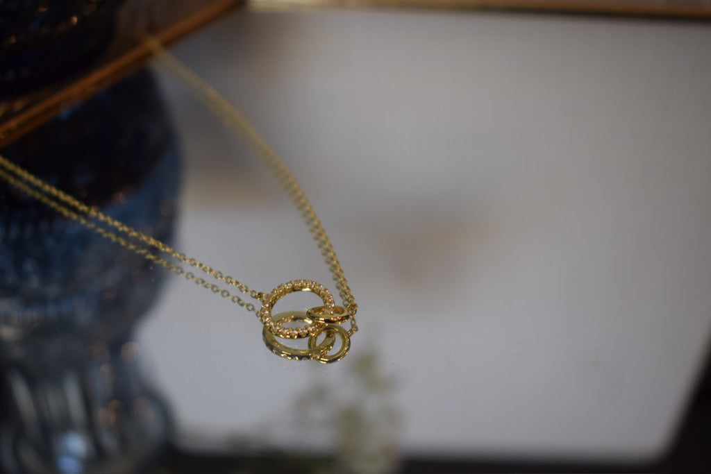 Por Vida in Gold