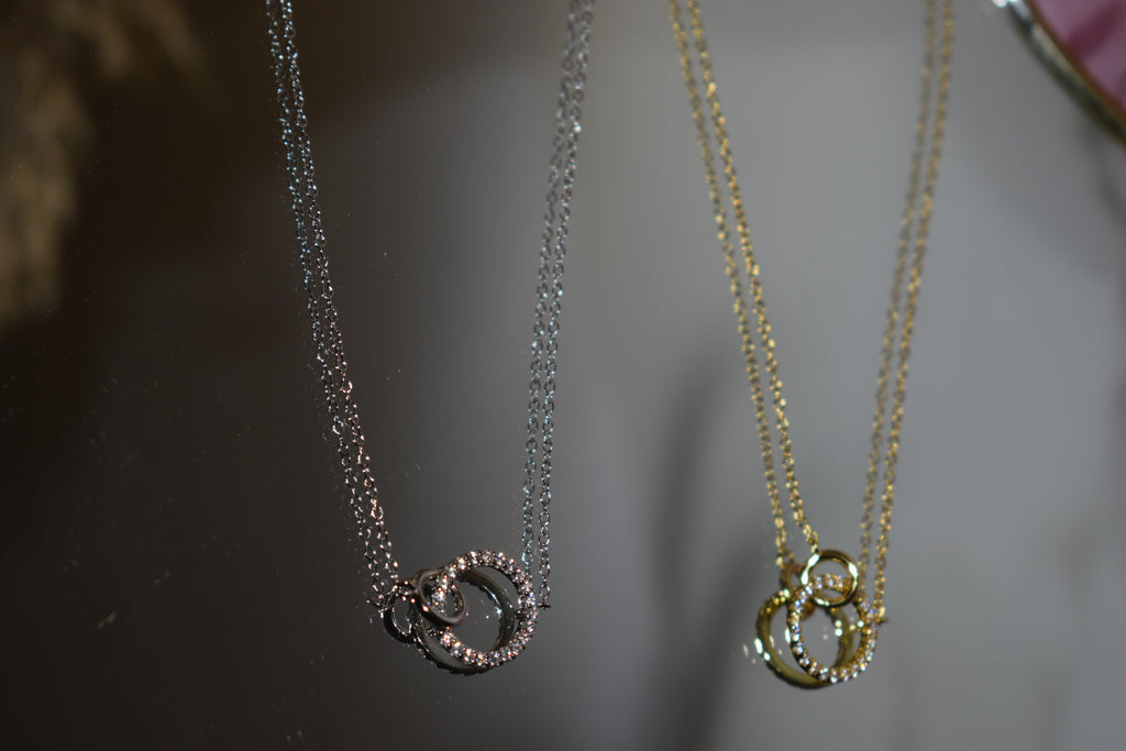 Por Vida Necklace in Silver